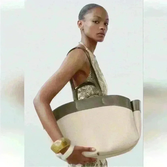 NWT Zara Contrast Shopping Bag Oversized Tote Ivory Cream Beige Dark Olive Green - Picture 1 of 9
